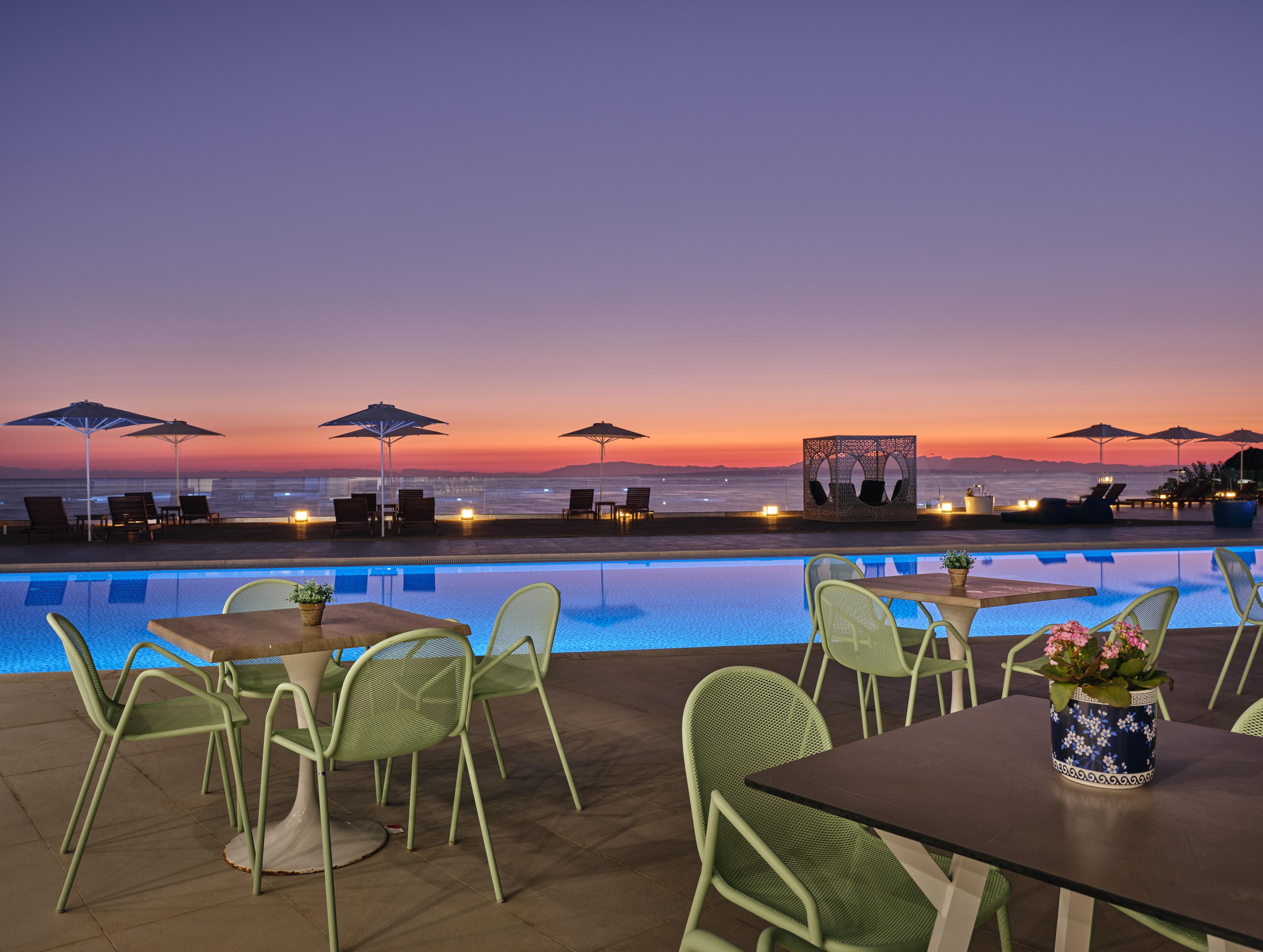 Cavo Orient & 4*